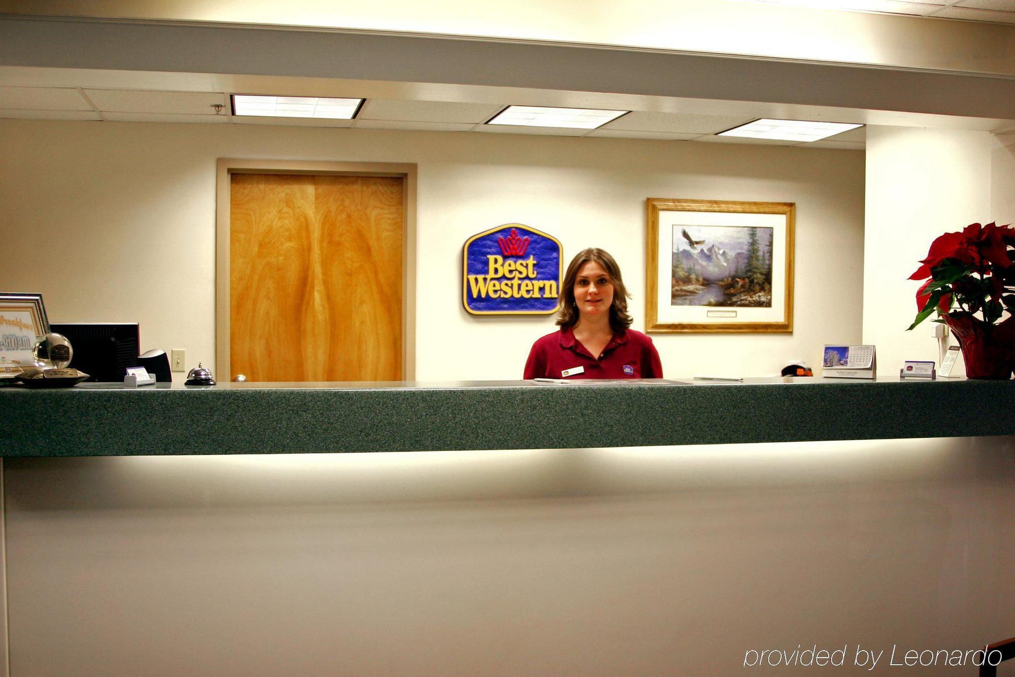 Collins Inn & Suites Интериор снимка
